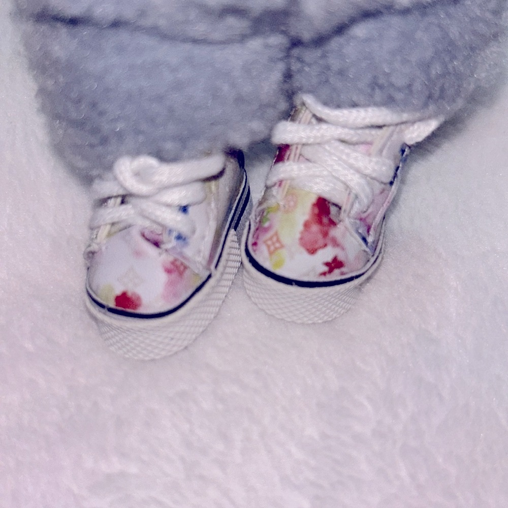 Labubu “Fashion” Shoes - Picture 2 of 4